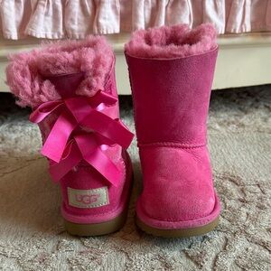 UGG Bailey Bow Fuchsia Pink Sheepskin Boots Satin Bows Toddler Kid Girl Size 8